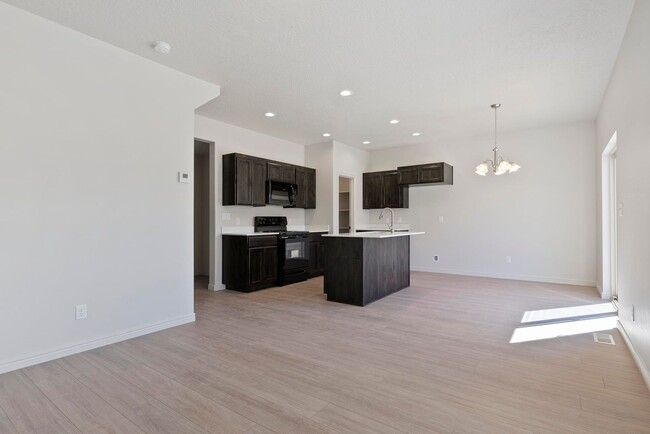 Photo - 4Bed 2.5Bath Townhome in Spanish Fork!