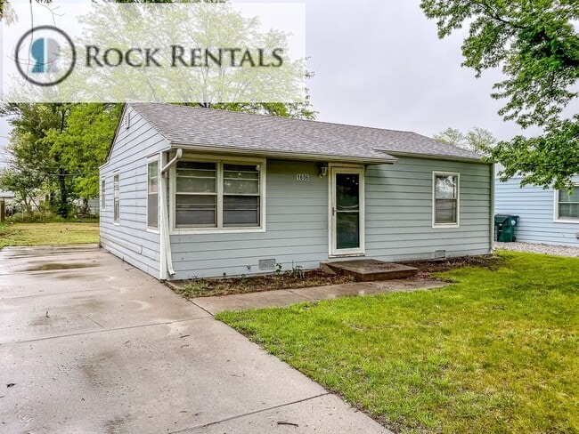 Building Photo - 2 Bed 1 Bath in Quiet Neighborhood Rental
