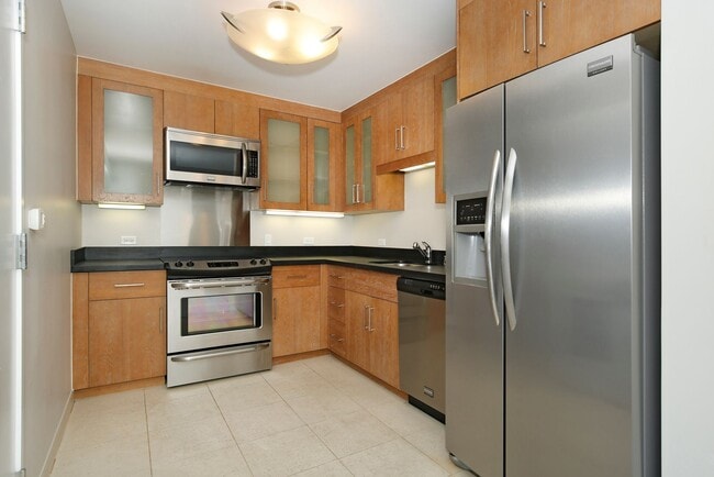Building Photo - Clean & Comfortable! Unit 2701 Rental