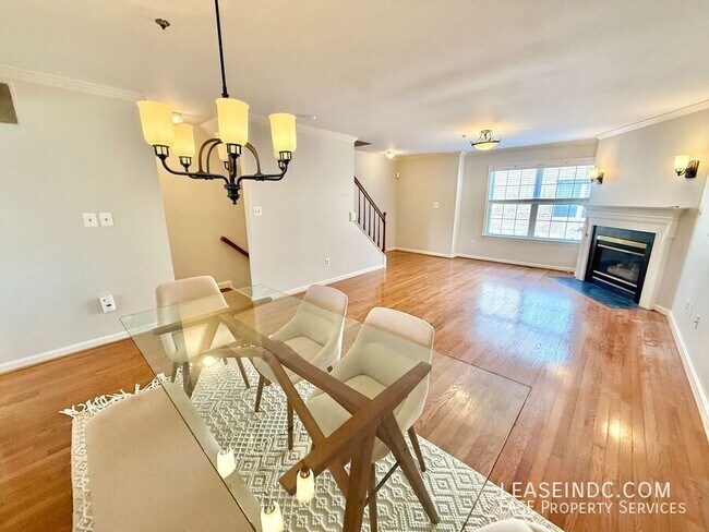 Photo - 3044 S Glebe Rd