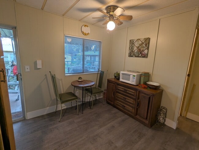 Cute little dinette and extra kitchen storage - 1334 Boucher St