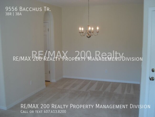 Conveniently Located Townhome / Lee Vista ...