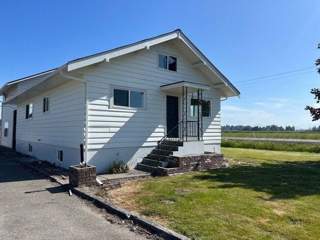 Fully Remodeled Five Bedroom House for Rent! - Fully Remodeled Five Bedroom House for Rent!