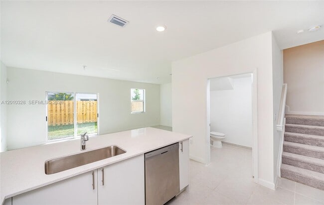 Photo - 2642 SE 10th St