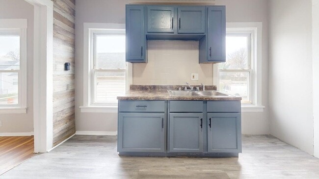 Building Photo - 3272 W 50th St Unit 3272 W 50th St UP