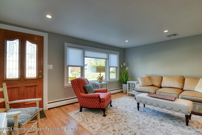 Photo - 105 St Louis Ave