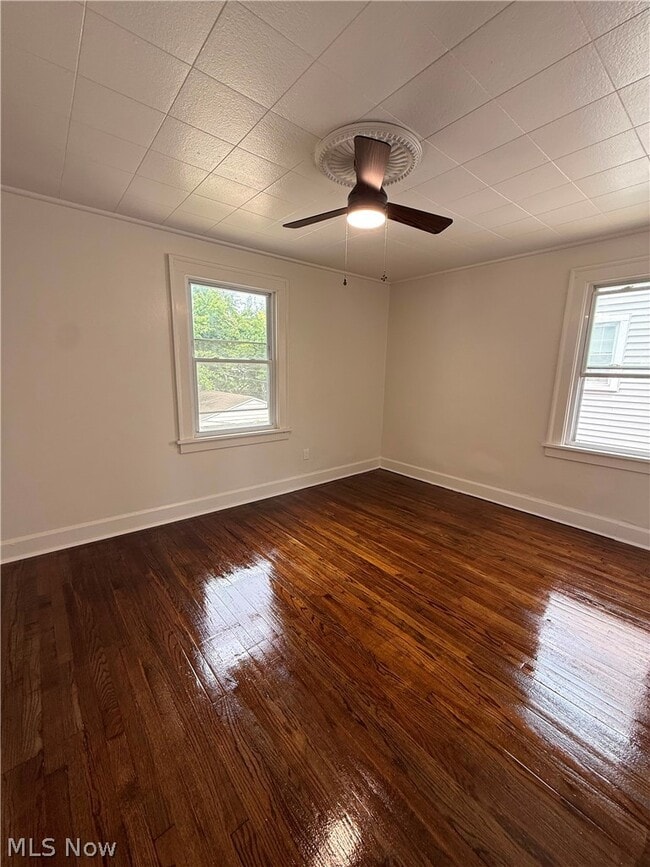 Photo - 3537 Silsby Rd