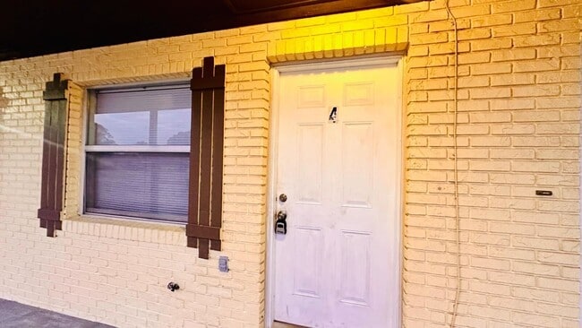 Photo - 979 BERKLEY ROAD Unit #4, AUBURNDALE, Florida 33823