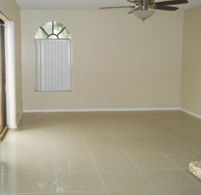 Photo - 3955 Village Dr