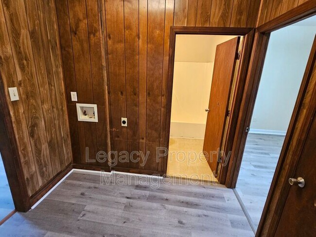 Photo - 442 Avon Ave