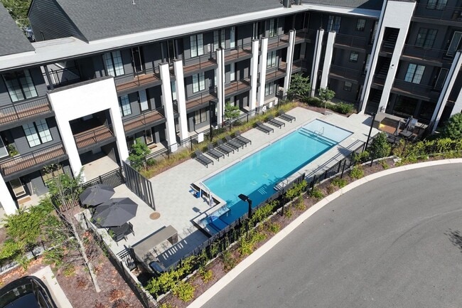 Building Photo - **THIS IS THE ONE IN EAST NASHVILLE** Unit 202 Rental