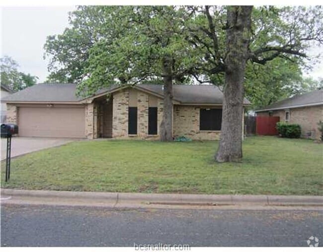 Building Photo - College Station - 3 Bedroom / 2 bath / gar... Rental