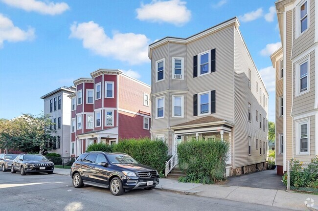 Building Photo - 6 Bellflower St Unit 2 Rental