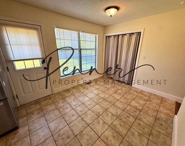Photo - 505 SE Mt Vernon Dr