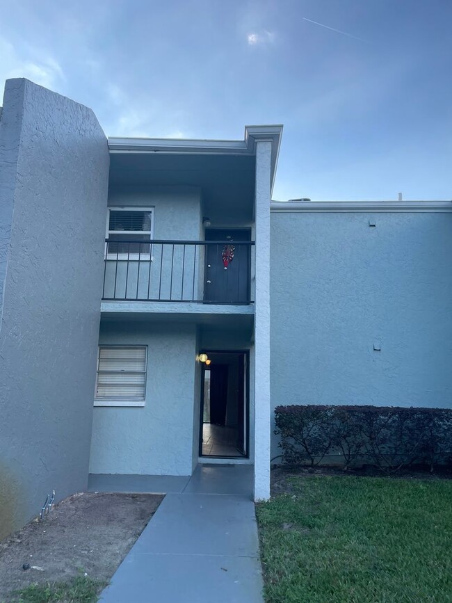 1bed/1bath Condo in Somerset community $11... - 1bed/1bath Condo in Somerset community $11...