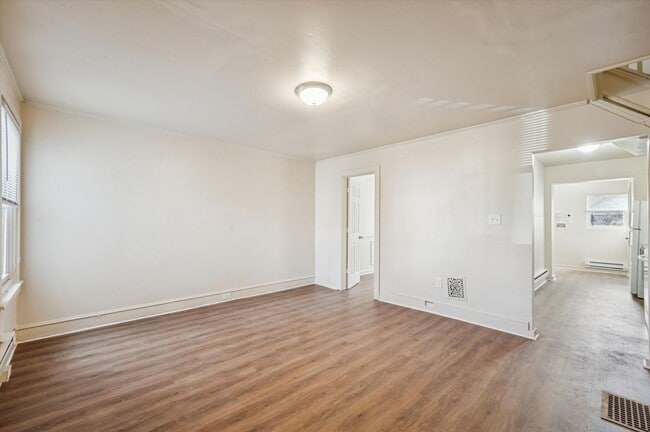 Photo - 1112 Johnson St