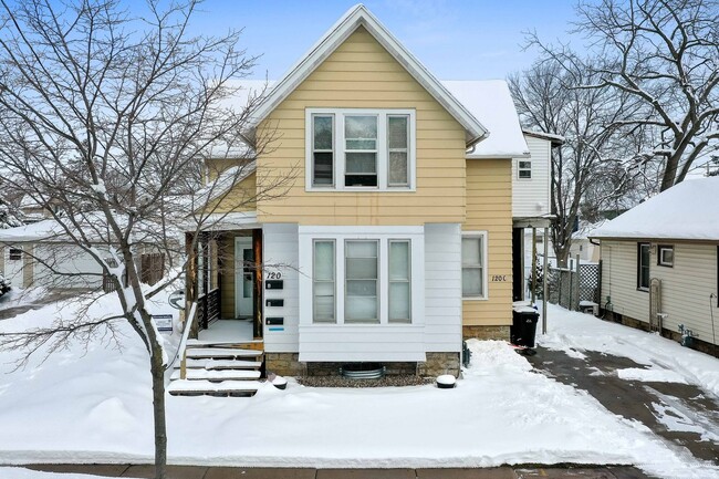 Building Photo - 120 E Spring St Unit C