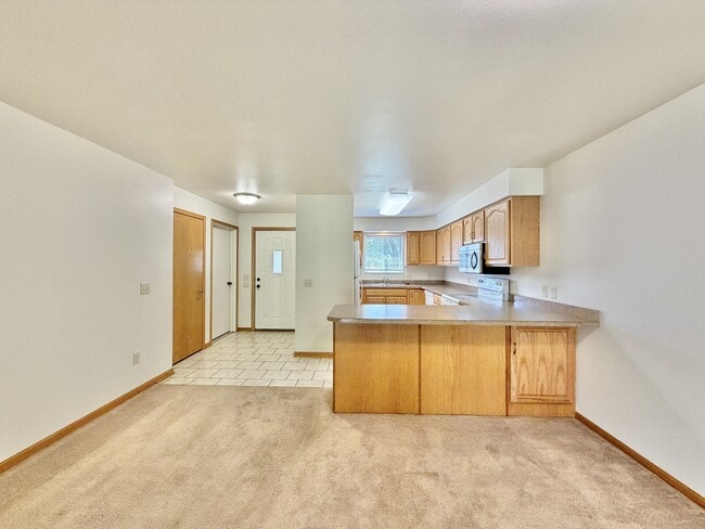 Photo - 121 Sater St