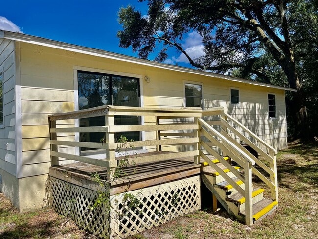 Photo - NICE 3BR/2BA Dade City Home w/ a Deck!! NO...