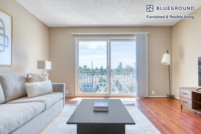 Building Photo - 11811 Washington Pl Rental