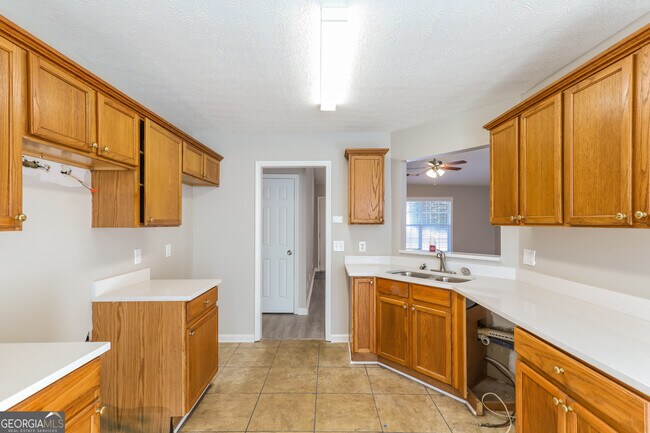 Photo - 852 New England Ct