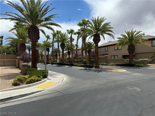 Photo - 362 Dogleg Dr