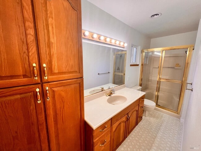 Photo - 851 Rolling Green Dr