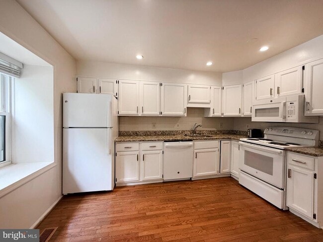 Photo - 10240 Arizona Cir