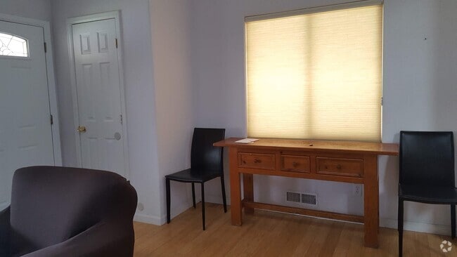 Building Photo - 1575 S Clermont St Rental