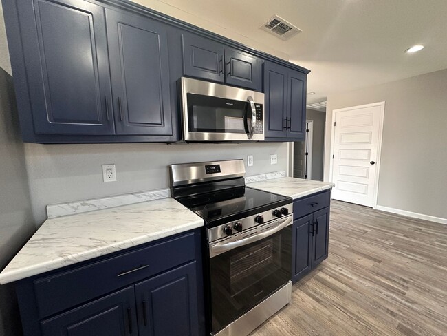 Building Photo - 3 Bed 2 Bath New Construction Brick Home