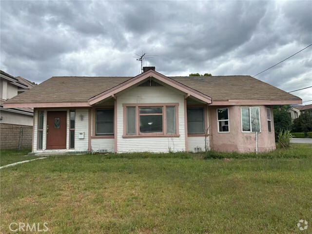 Building Photo - 231 Genoa St Rental