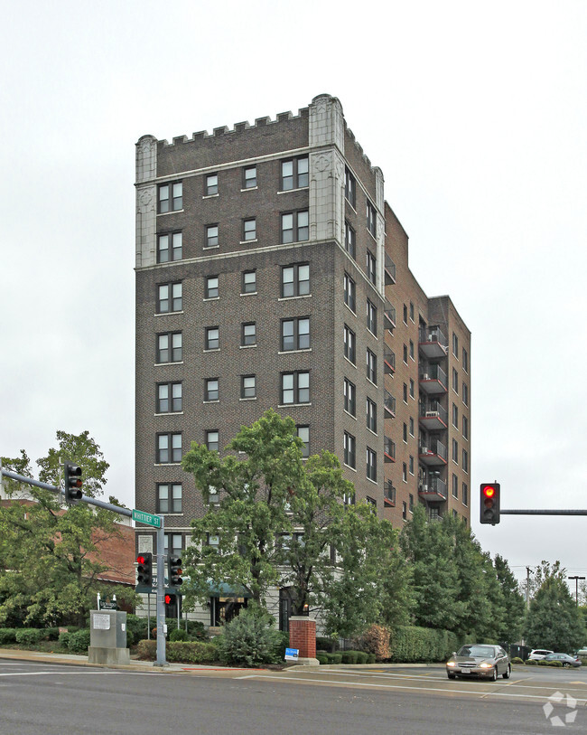 The Leonardo - The Leonardo Apartments