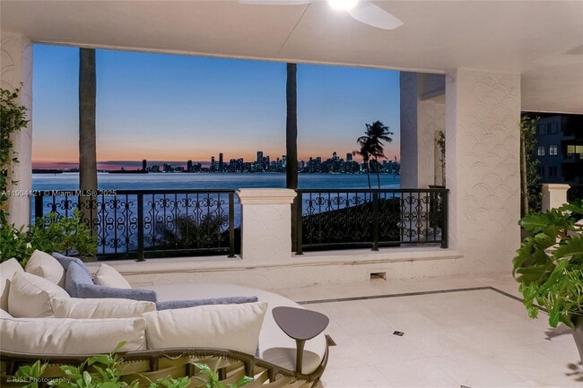 Photo - 4822 Fisher Island Dr Unit 4822