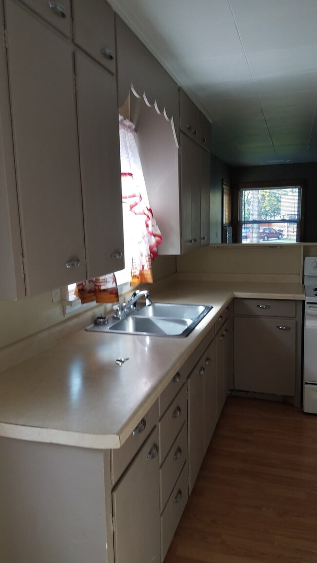 Photo - 2316 Calihan Ave NE