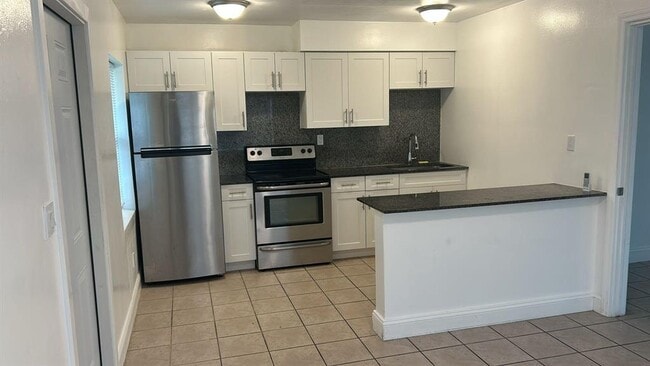 Photo - 1140 SW 30th St Unit A-c