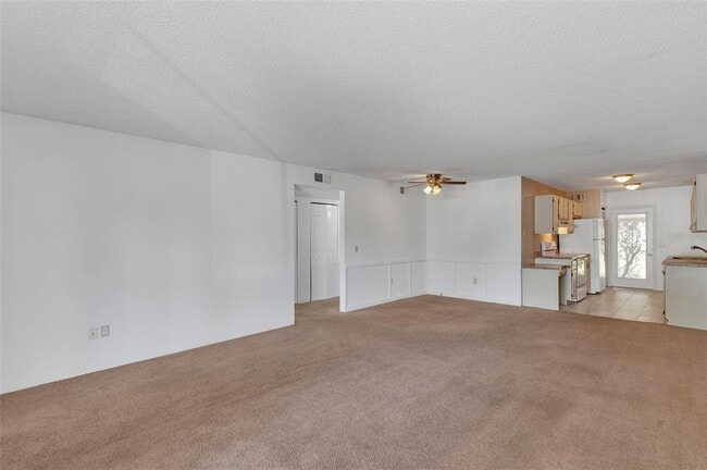 Photo - Comfortable & Spacious 3BR Condo with Built-In Closets and Backyard Patio in Tavares Community