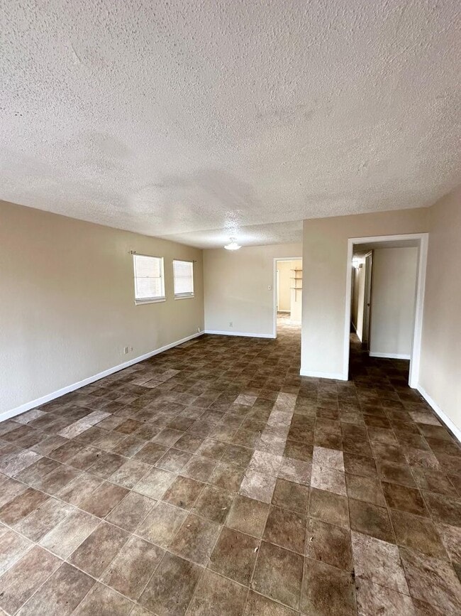 Photo - 3 Bed 2 Bath Ready To Rent ASAP!