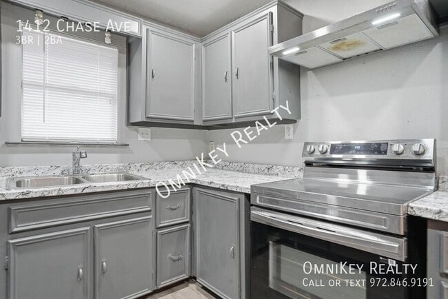 Photo - 1412 Chase Ave