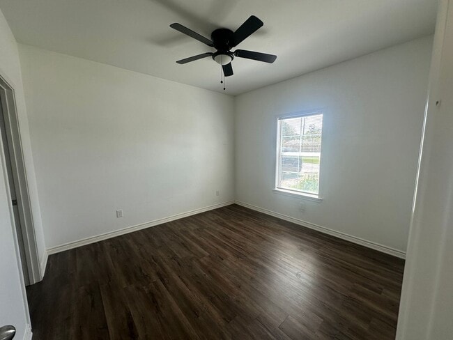 Photo - 205 Gordon St