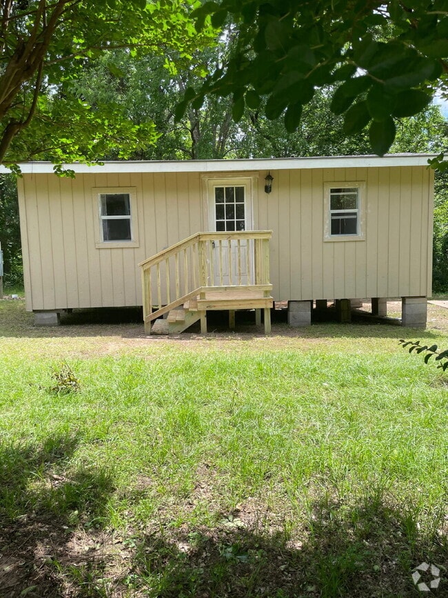 Building Photo - Cozy 1-Bedroom Retreat with Full Bath in L... Rental