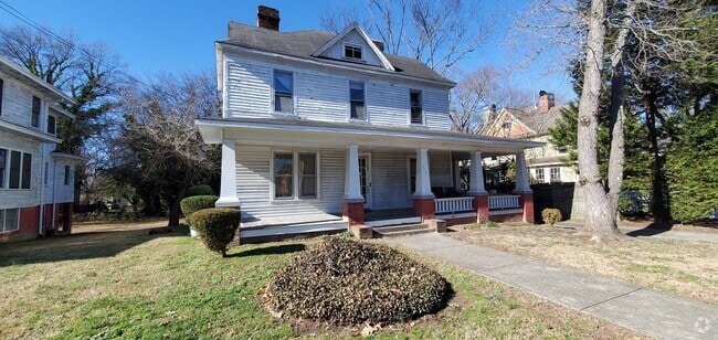 Building Photo - 310 S Mendenhall St Unit B Rental
