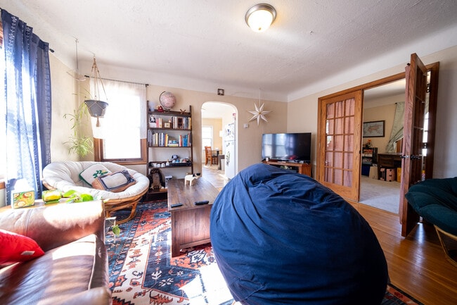 Photo - 4013 Quail Ave N