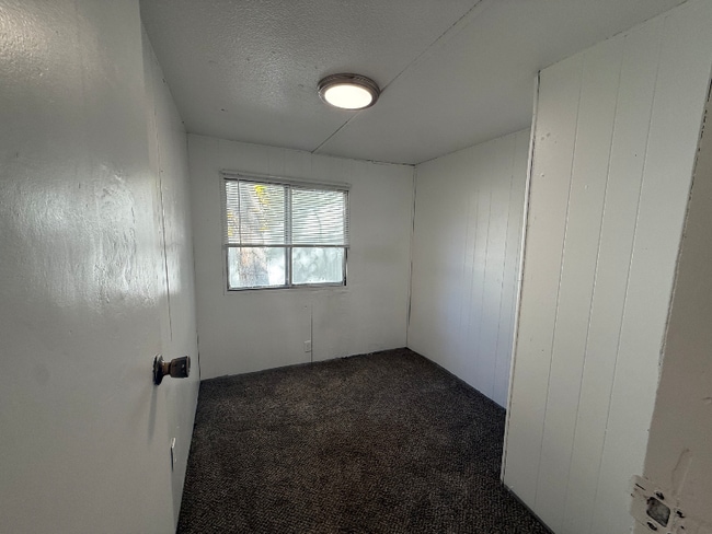 Photo - 2006 10th Ave N