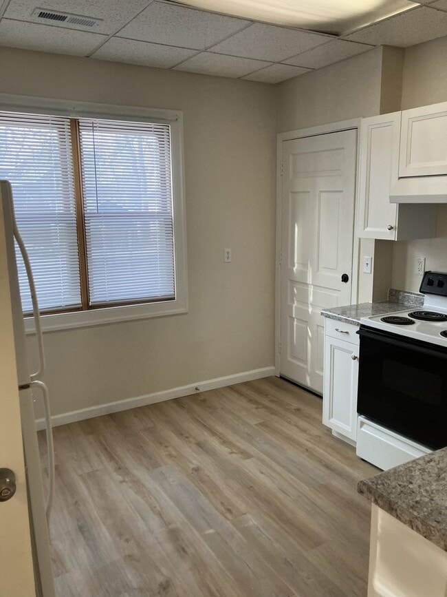 Photo - 616 2nd St SW Unit 616 2nd Apt #2