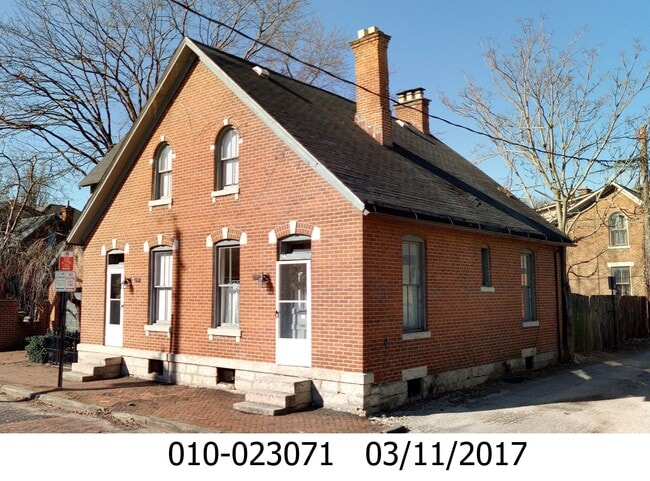 Building Photo - 559 Mohawk St Unit 1