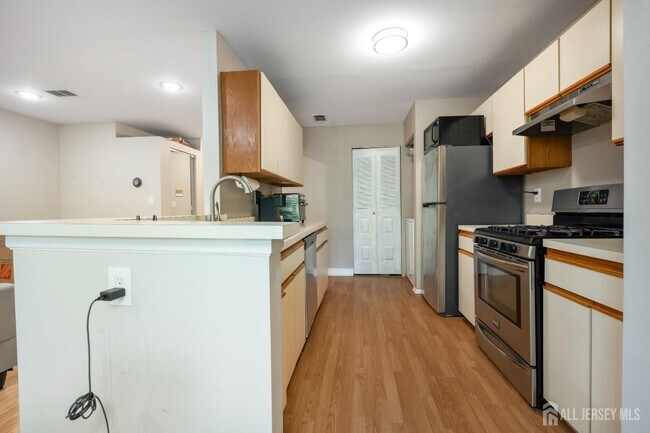 Photo - 6142 Cedar Ct