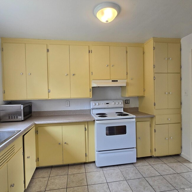 Photo - 102 Laurel St