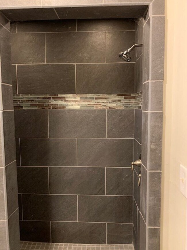 Photo - 3 bedroom 3 bath house in Midtown!! Available July 2026!