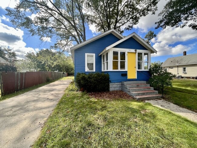 Photo - 917 Amity Ave
