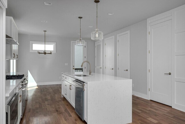 Photo - Stunning 4 Bedroom in Nashville